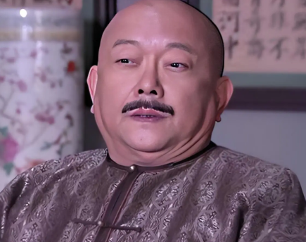 和珅往粥里撒沙子，百姓却拍手叫好