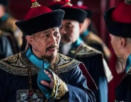 讷亲是太后的什么亲人？