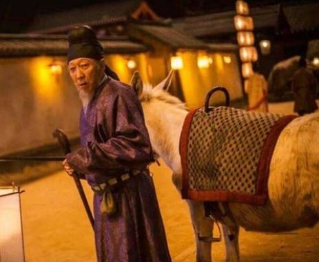 古代宰相辞职回乡后，与地方县令谁的权力更大？