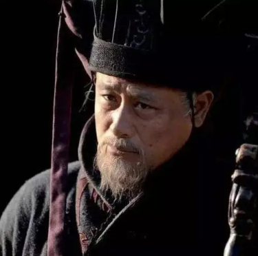 东汉末年的顶级谋士，反对曹操称王后自杀身亡