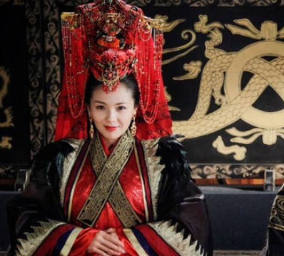 嬴政和芈月的关系：高祖孙关系，芈月为嬴政高祖母
