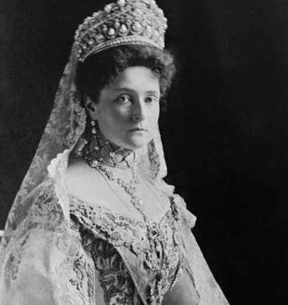 维多利亚女王继承英国王位：这对她的姑姑公平吗？