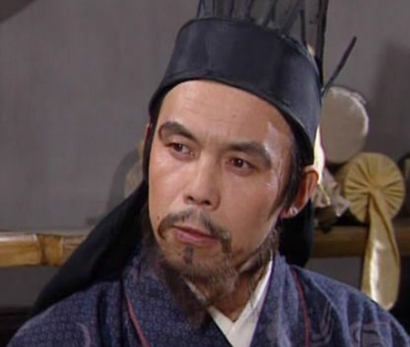 庞统死后，谁担任军师攻打雒城？