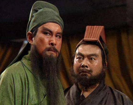 虎牢关之战：假设刘备缺席，关羽张飞对吕布的战斗模拟