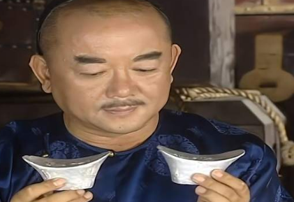 和珅的“晒银子”策略：对待穷亲戚的独特方式