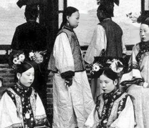 溥仪一生无法生育？揭秘其与宫女之间的关系