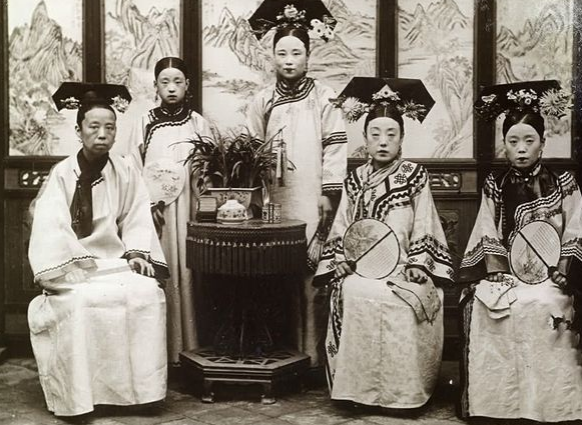 清朝妃子美貌之谜：历史与现实的交织