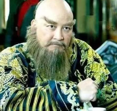 权力斗争中的棋子：鳌拜与多尔衮的关系解析