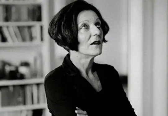 Herta Müller: Witnessing History and Resistance through Ink and Pen