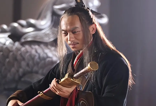 夏无且：逆境中的坚持与转变