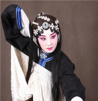 杨金花比武：古代女子的英勇传说