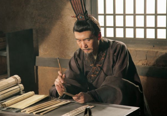常惠与置啬夫：汉代农业管理的两种角色