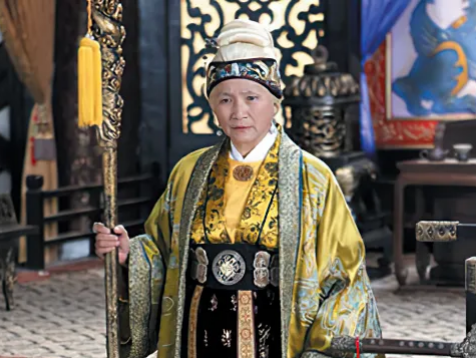 佘太君：百岁挂帅的传奇女将