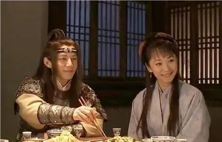 穿越时空的爱情：刘良女与何长史的传奇故事