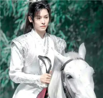 少年白马醉春风中的白东君真实身份是什么？