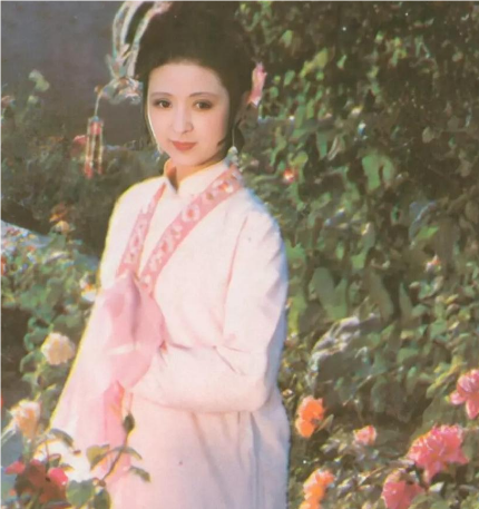 尤二姐的悲剧结局：红楼梦中的美与哀
