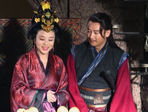 探究历史之谜：庸芮与赢夫人的年龄差距