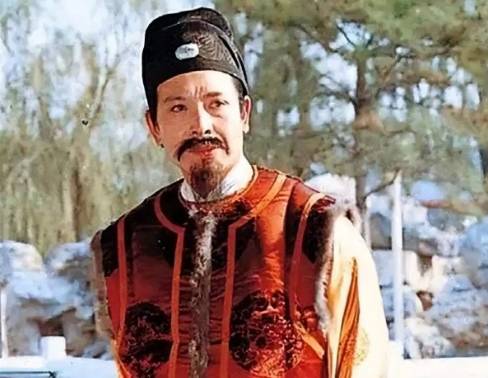 贾珍：荣国府的纨绔子弟
