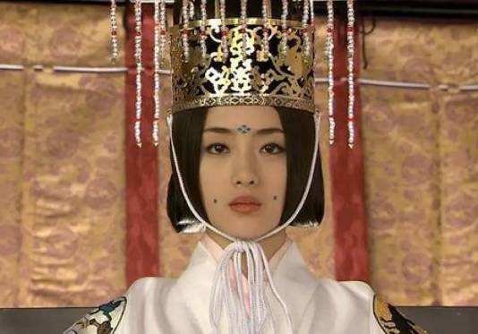 孝谦天皇：日本历史上的女性统治者