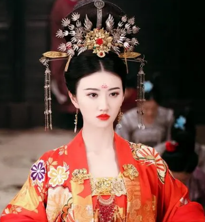 历史与虚构之间的沈珍珠：真相与传说的辨析