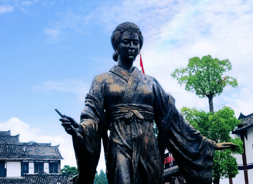 黄峨：才女的爱情与婚姻之坎坷