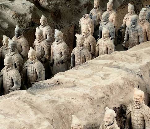 探秘秦始皇陵兵马俑：古代陪葬文化的杰作