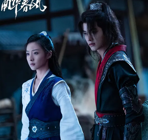 少年白马醉春风百里东君家族背景是什么？