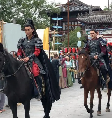 凯旋与荣耀：古代胜仗英雄的回归仪式