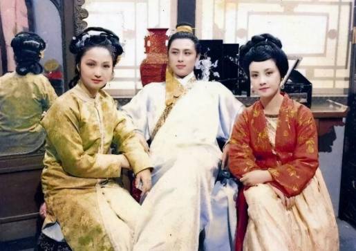 古代家庭中的三妻四妾