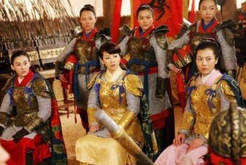 杨家十二寡妇的征西传奇