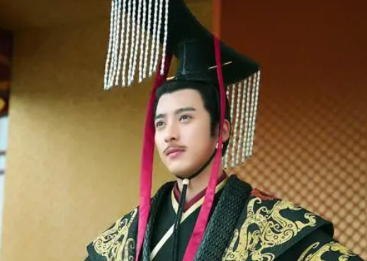 从村官到皇帝的传奇之路
