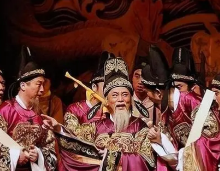古代服饰与地位的象征