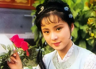 红楼梦中的悲剧：晴雯的沉默与选择