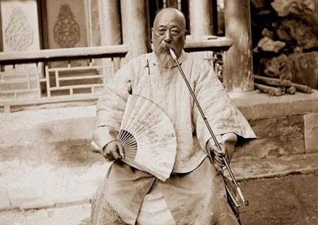 古代皇帝与烟草——一段历史的考察