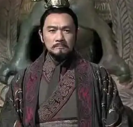 悲剧背后的权谋与误判：解析秦始皇饿死齐王的真相