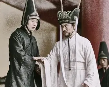 唐朝官场中的显贵：探讨散骑常侍的地位与职责