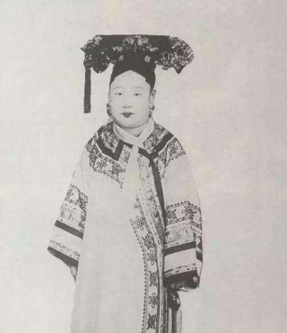 隆裕太后与清朝末年的退位之谜