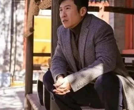 凡人歌那伟有没有被公司开除？