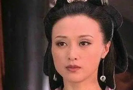 纤薄命运中的坚韧之花