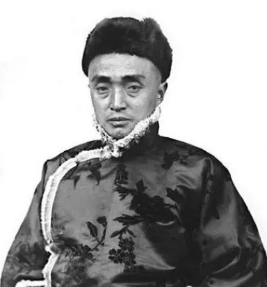 幕后的力量：费英东妻子的故事