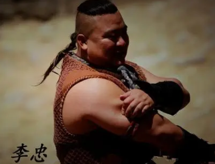 水浒传中李忠的结局：悲壮与忠诚的交织