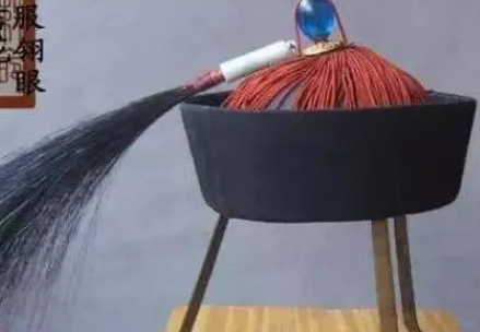 清朝的铁帽子王：权力的象征与传承
