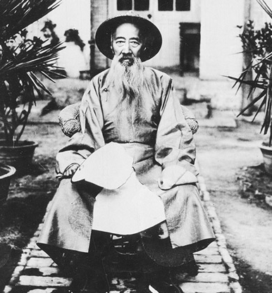 清朝军机大臣：国家中枢的决策与执行者