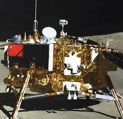 嫦娥四号月球车：探索未知的星际使者