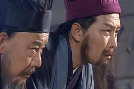 诸葛亮与李严之间的信任危机：一段历史的解读