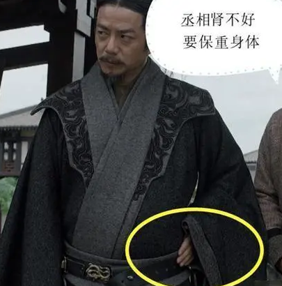 吕不韦摸肚子之谜：权力、财富与智慧的象征