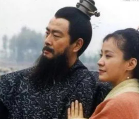 蔡文姬与曹操的深厚情谊：师兄妹情深似海