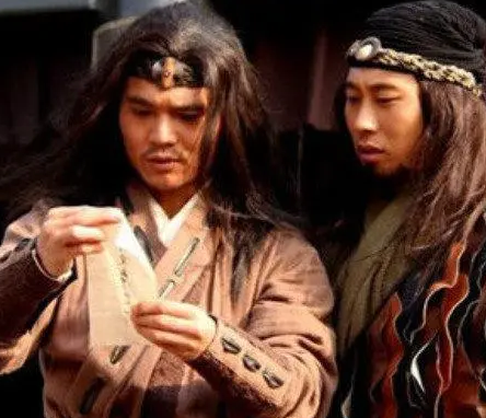 梁山好汉中的两位猛将：项充与李衮的实力对比