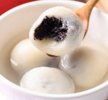 汤圆的起源：诗歌与传说中的美味佳肴