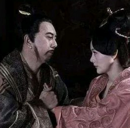 审食其：从布衣到王侯的传奇人生